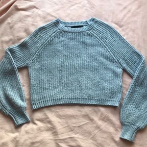 LIGHT BLUE CROPPED LONG SLEEVE SWEATER